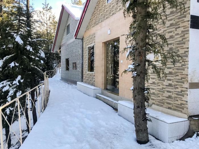 kvr clarks inn kufri