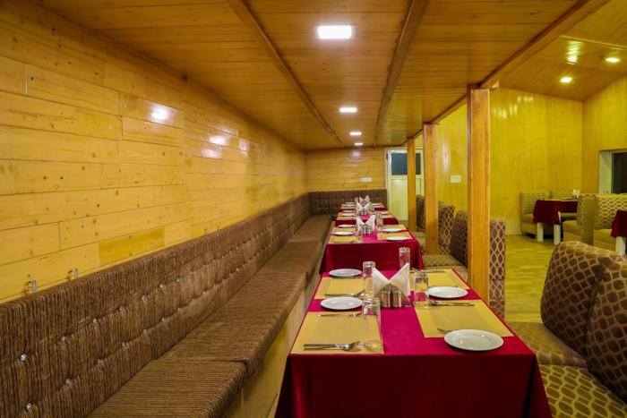 kvr clarks inn kufri