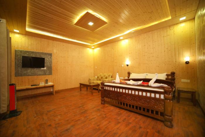 kvr clarks inn kufri