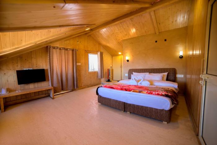kvr clarks inn kufri