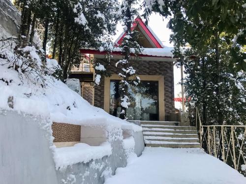 kvr clarks inn kufri