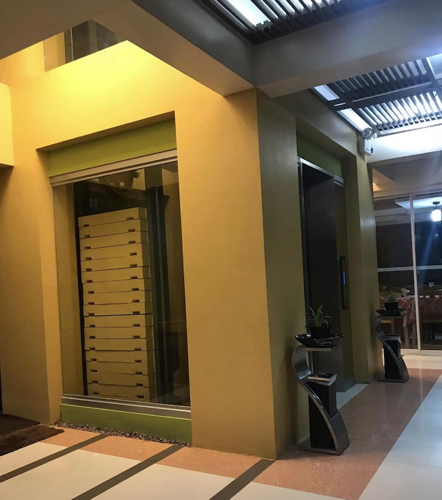 regency hotel de vigan