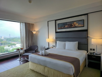 crowne plaza pune city centre by ihg