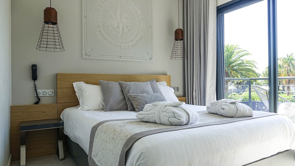 le spinaker boutique hotel restaurant