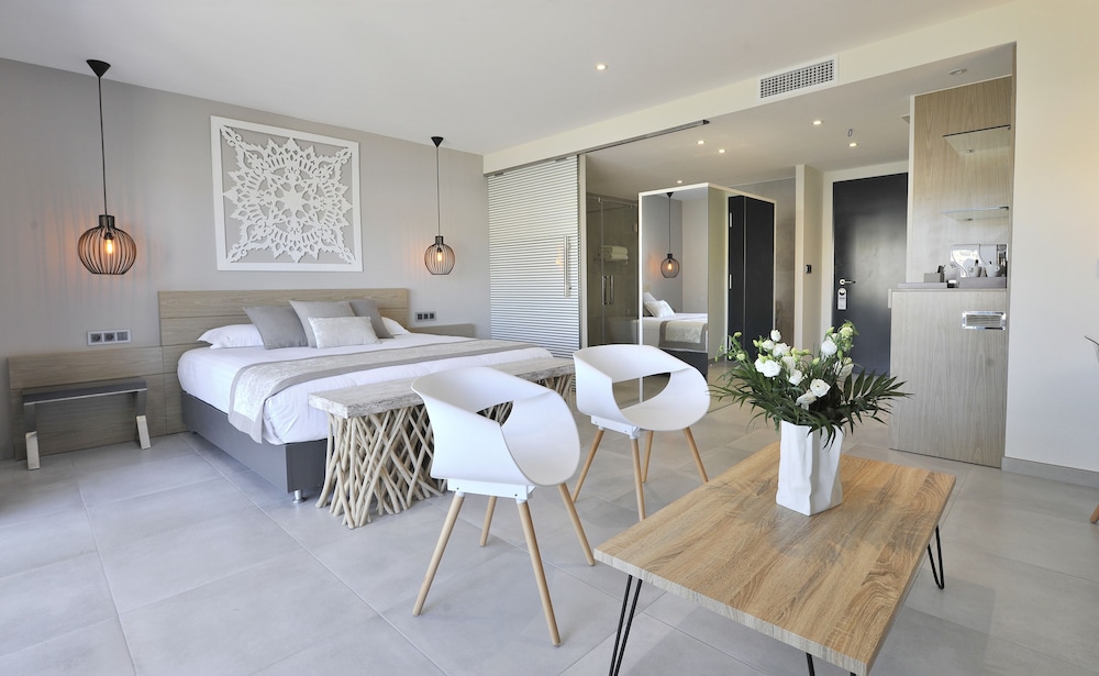 le spinaker boutique hotel restaurant