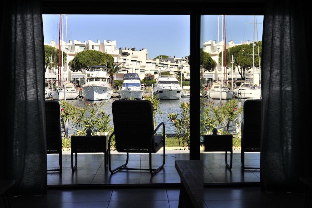 le spinaker boutique hotel restaurant