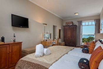 Manor On The Bay,117 Beach Rd Gordons Bay,4 star