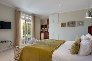 Manor On The Bay,117 Beach Rd Gordons Bay,4 star