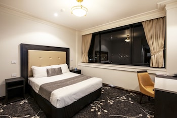 burke and wills hotel