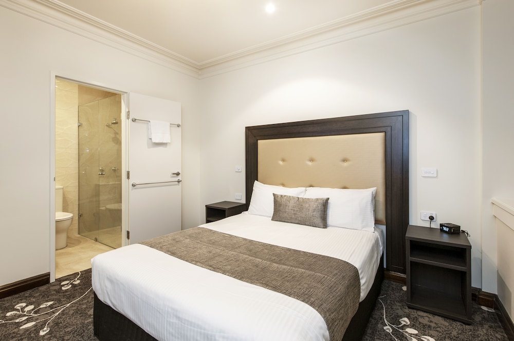 burke and wills hotel