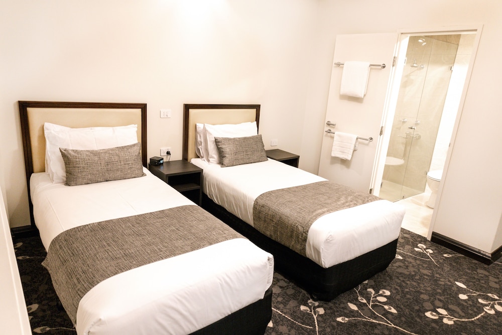 burke and wills hotel