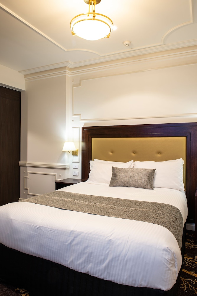 burke and wills hotel