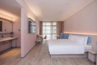 qingdao qianyuan theme hotel