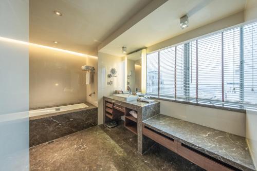 crowne plaza guangzhou city centre by ihg