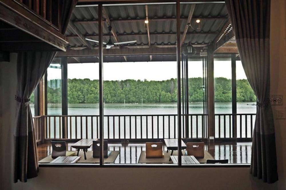 mahahsamut boutique homestay paknamprasae