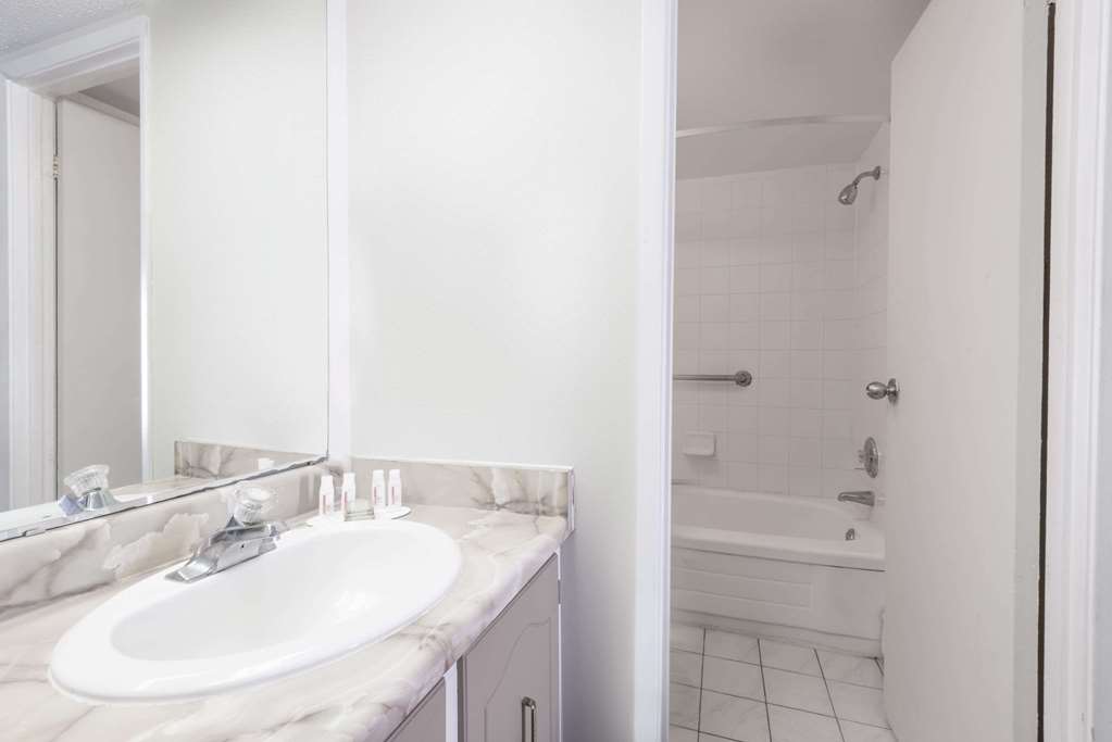 super 8 by wyndham guelph