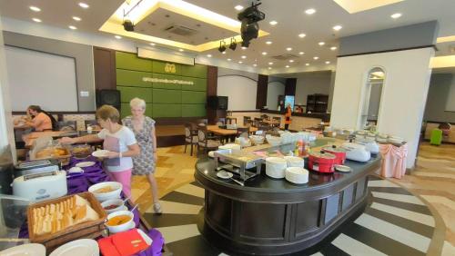 mayflower grande hotel phitsanulok