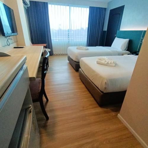 mayflower grande hotel phitsanulok