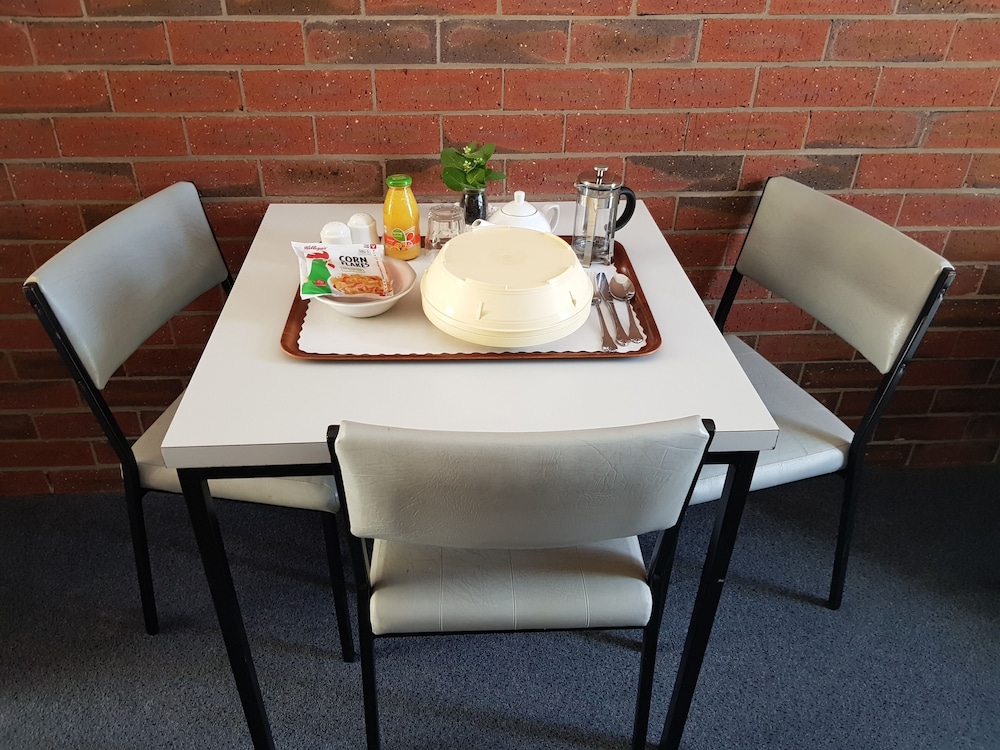 kookaburra motor lodge