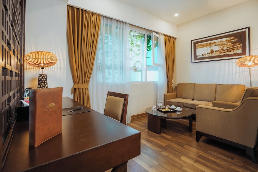 thang long opera hotel