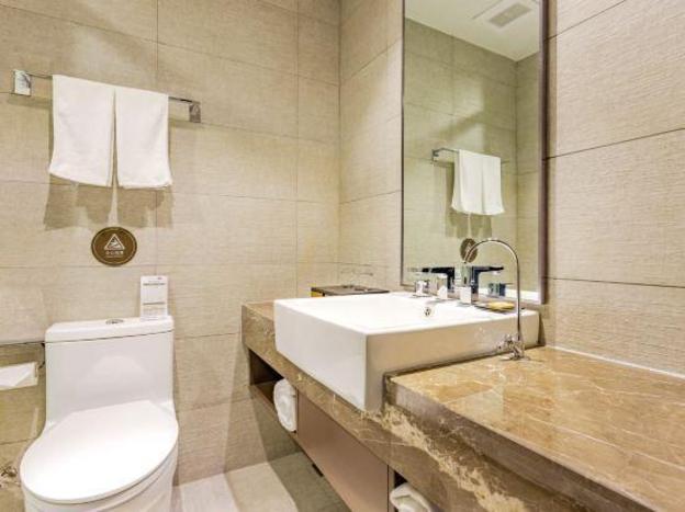 home inn plus hefei huaihelu pedestrian street