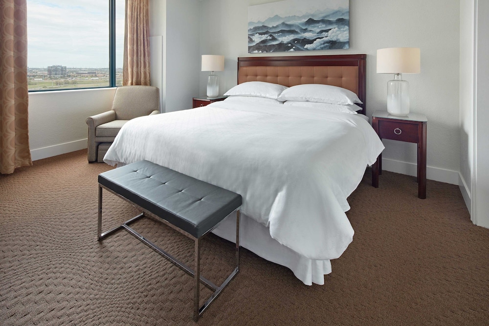 Sheraton Parkway Toronto North Hotel & Suites,North York>>Markham,4 star