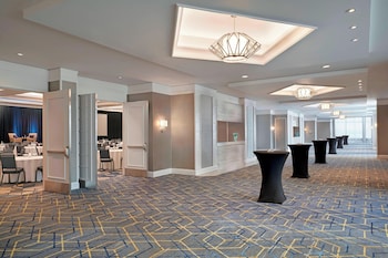 sheraton parkway toronto north hotel and suites