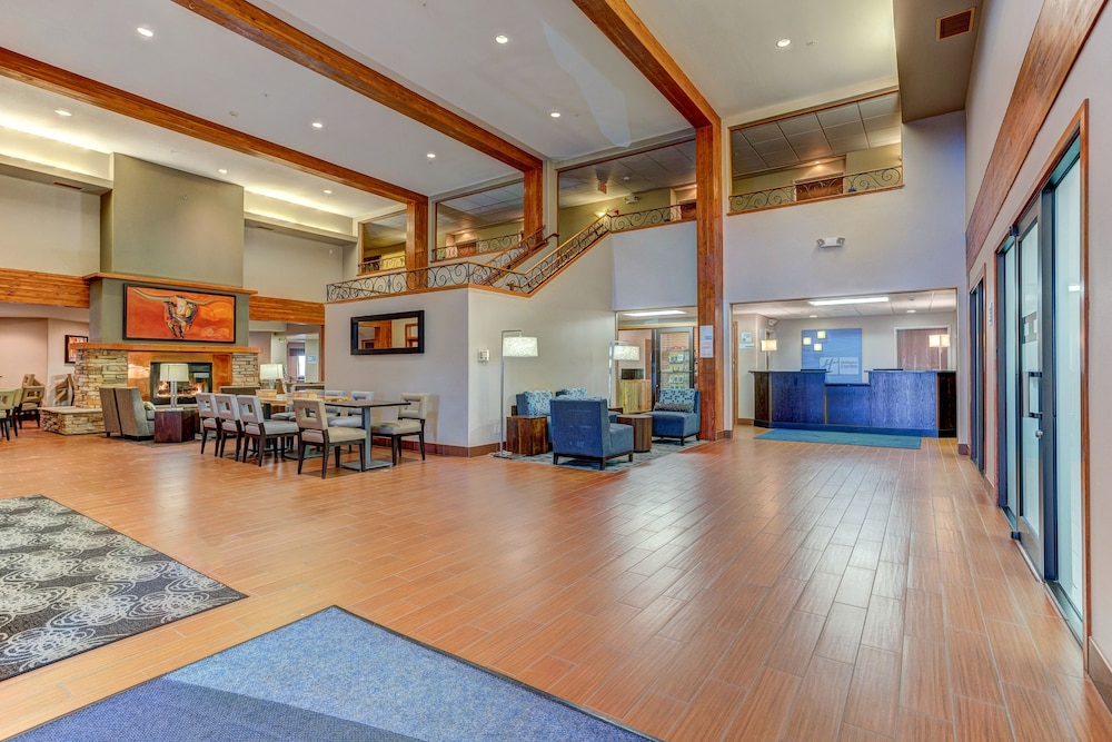 holiday inn express and suites montrose