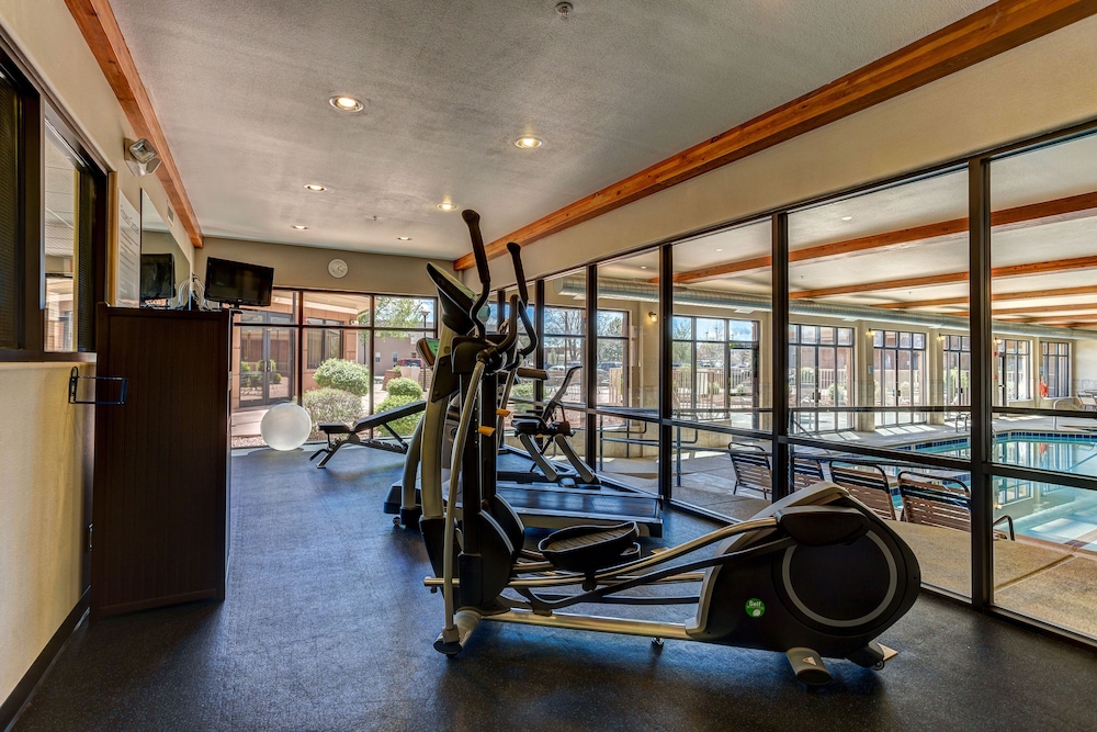 holiday inn express and suites montrose