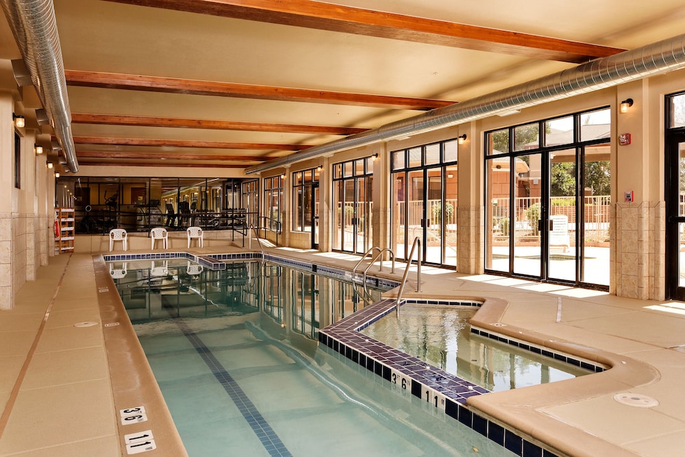 holiday inn express and suites montrose