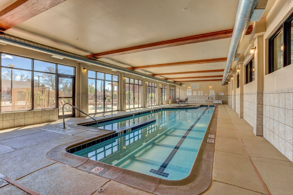 holiday inn express and suites montrose