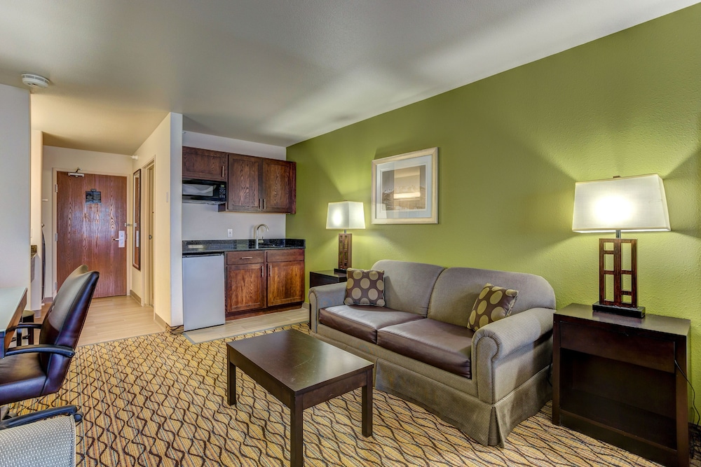 holiday inn express and suites montrose