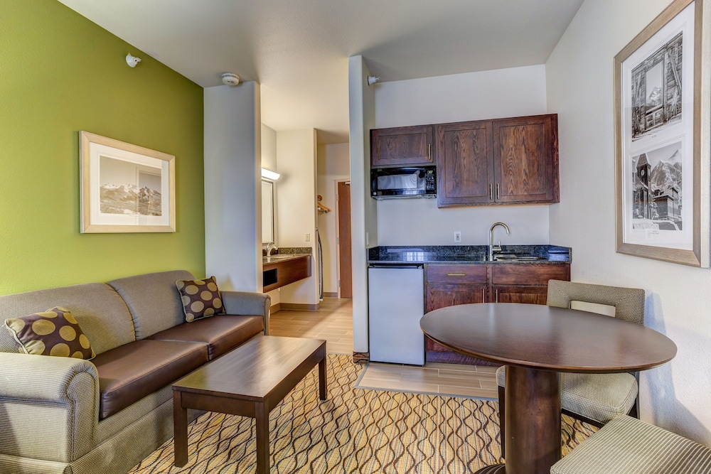 holiday inn express and suites montrose