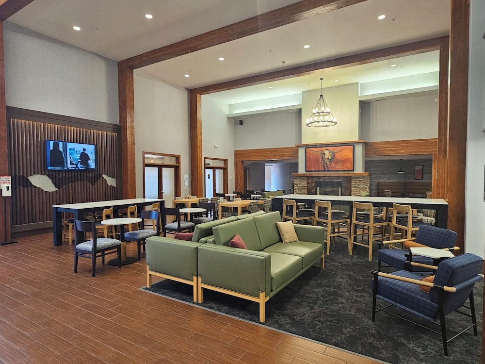 holiday inn express and suites montrose