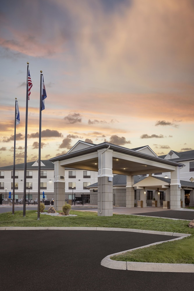 holiday inn express and suites montrose