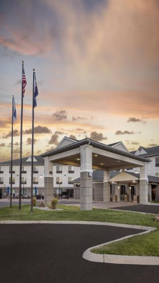 holiday inn express and suites montrose