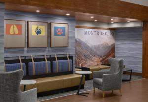 holiday inn express and suites montrose