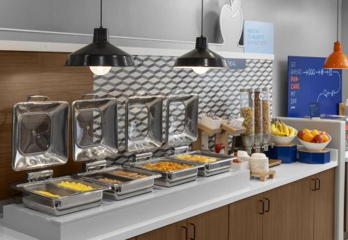 holiday inn express and suites montrose