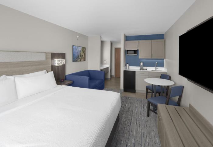 holiday inn express and suites montrose
