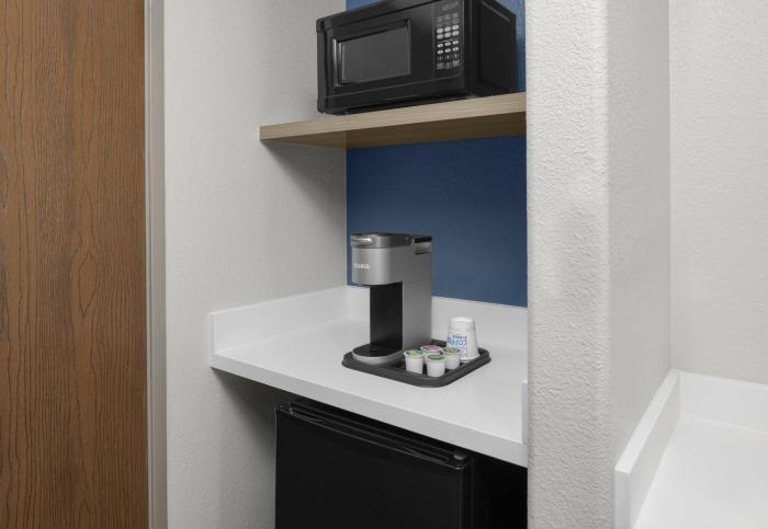 holiday inn express and suites montrose