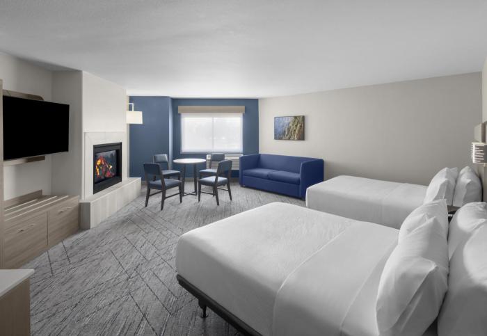 holiday inn express and suites montrose