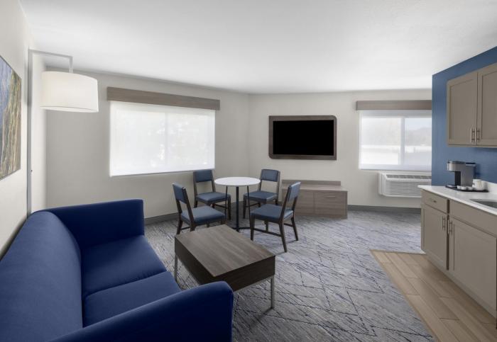 holiday inn express and suites montrose