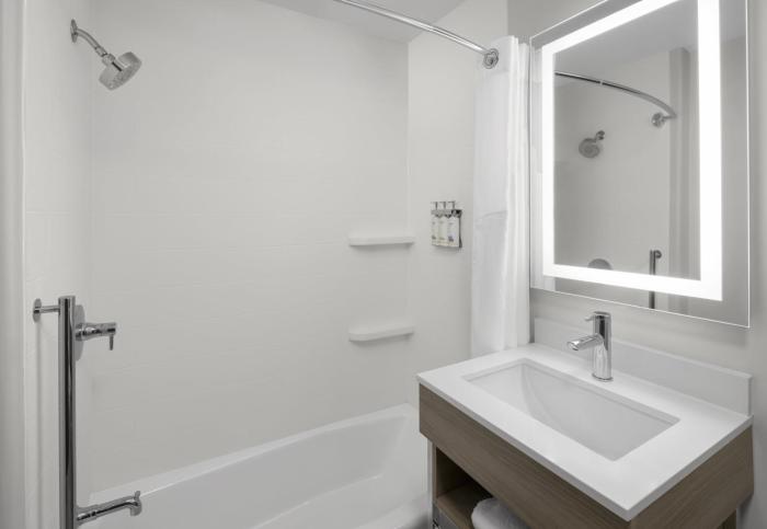holiday inn express and suites montrose
