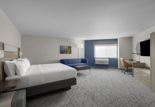 holiday inn express and suites montrose