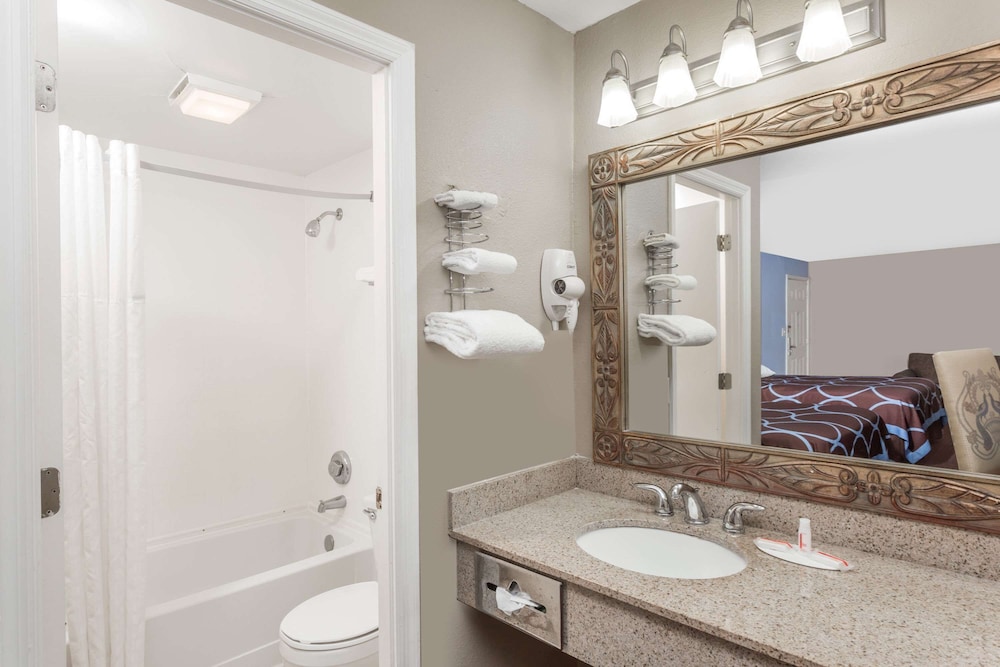 super 8 by wyndham foley