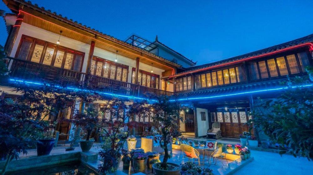 floral hotel yangguang sandi