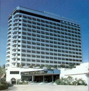 royal twins palace hotel