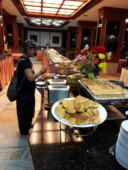 royal twins palace hotel