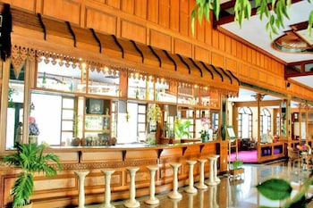 royal twins palace hotel