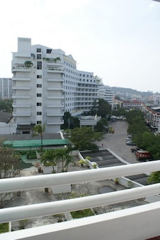 royal twins palace hotel